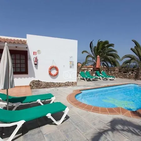 With Private Pool ,barbecue, Next The Sea In Beach Caleta De Fuste