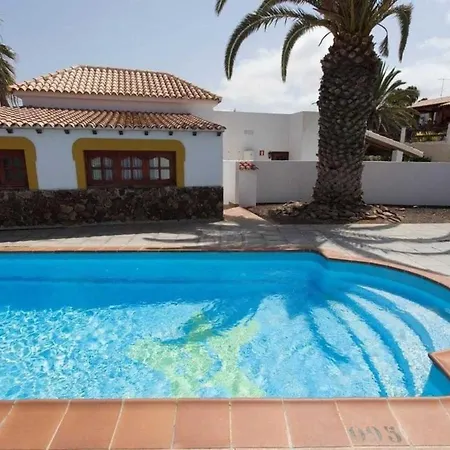 With Private Pool ,barbecue, Next The Sea In Beach Villa Caleta De Fuste