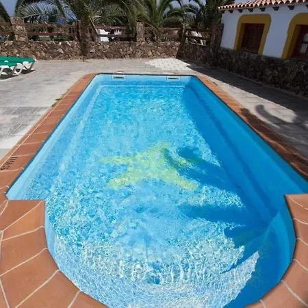 With Private Pool ,barbecue, Next The Sea In Beach Caleta De Fuste