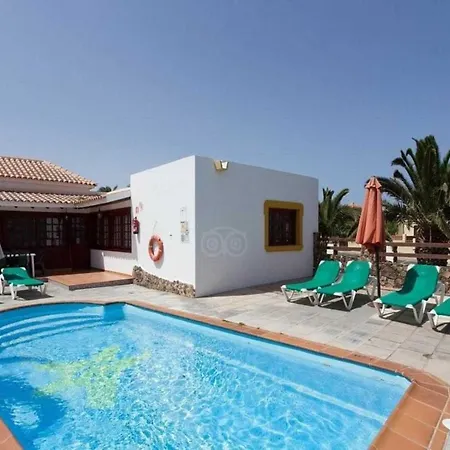 With Private Pool ,barbecue, Next The Sea In Beach Willa *