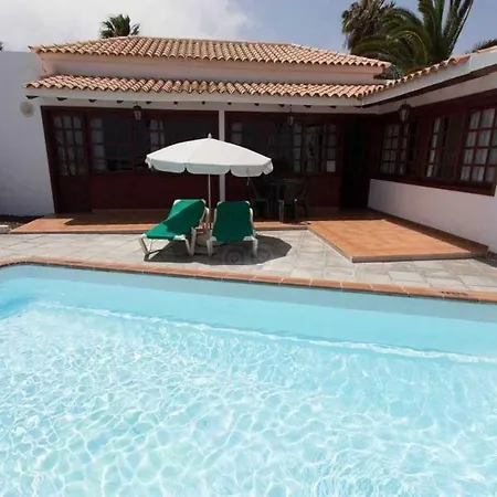 With Private Pool ,barbecue, Next The Sea In Beach Willa *